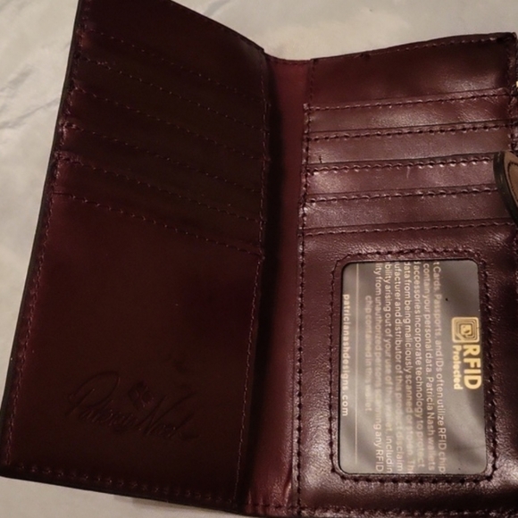 Patricia Nash Nazari bi fold BNWT - Picture 3 of 4